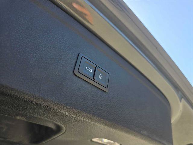 Used 2024 Audi SQ5 Prestige AWD/4WD image 15