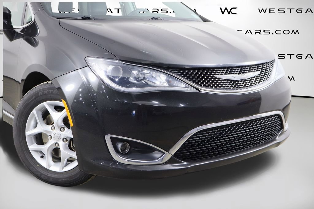 Used 2017 Chrysler Pacifica Touring-L w/ Tire & Wheel Group image 45