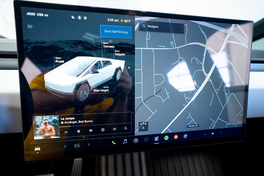 Used 2024 Tesla Cybertruck AWD Crew Cab image 34