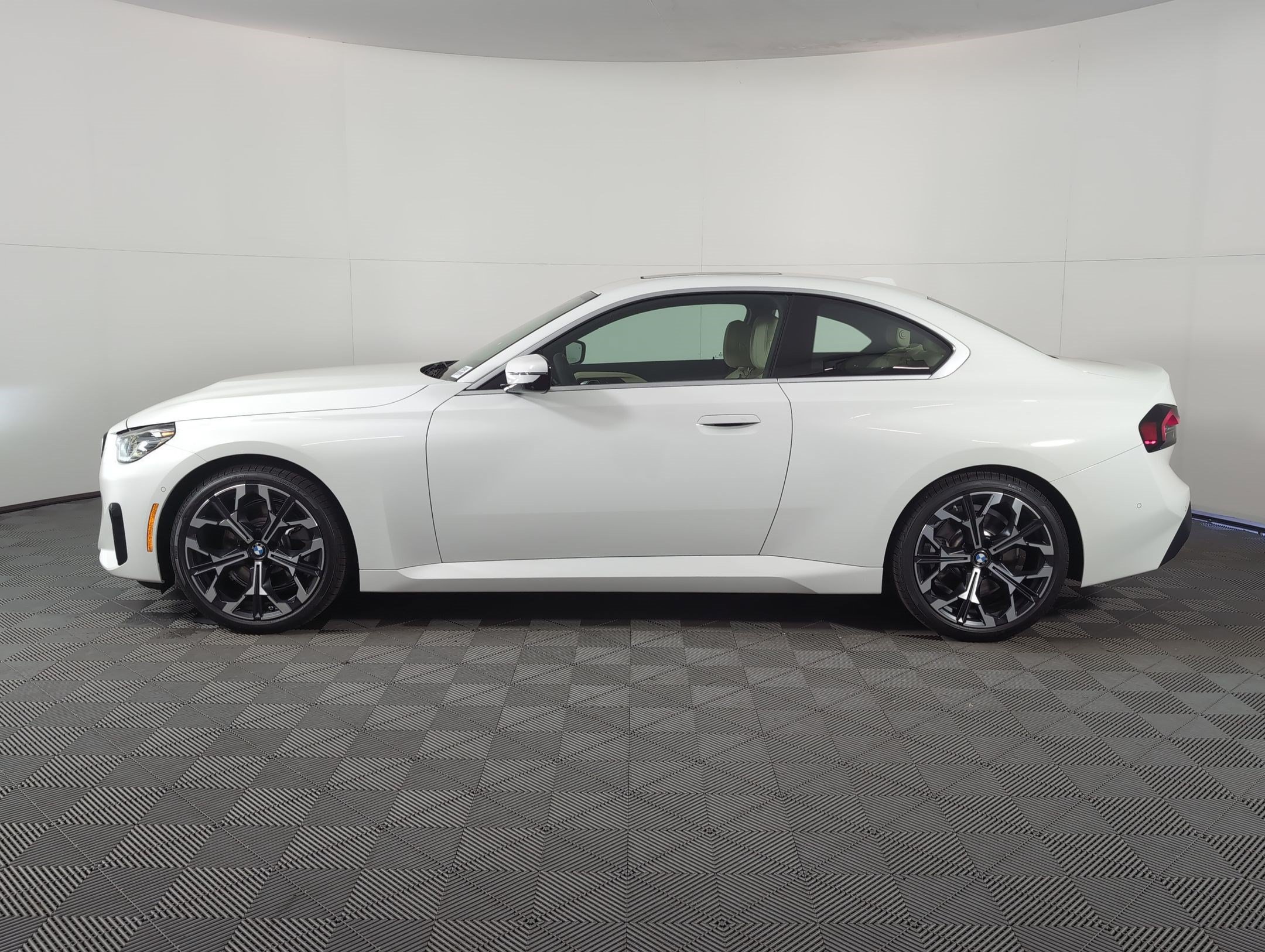 Used 2026 BMW 230i Coupe w/ Premium Package RWD image 2