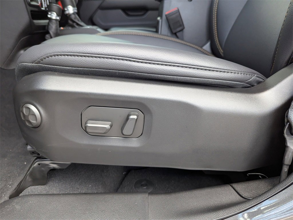 New 2025 Jeep Gladiator Sport image 13