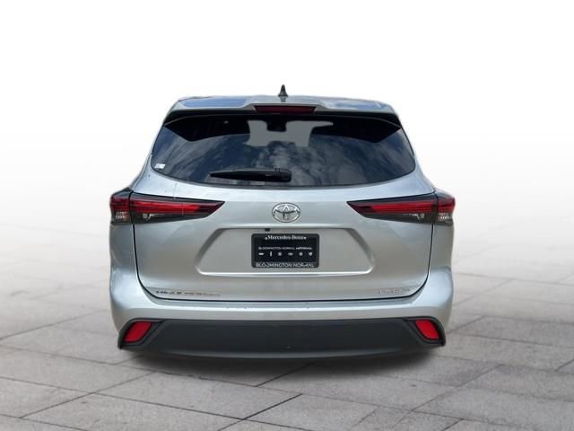 Used 2024 Toyota Highlander LE image 5