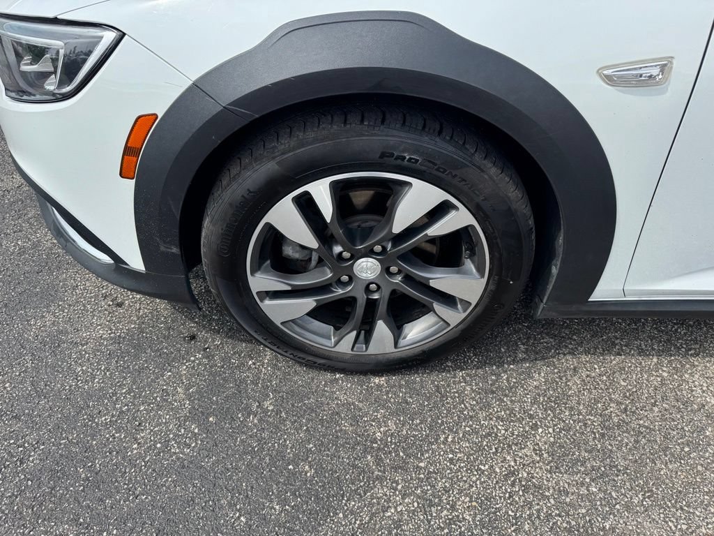 Used 2018 Buick Regal Essence w/ Driver Confidence Package #1 AWD/4WD image 27