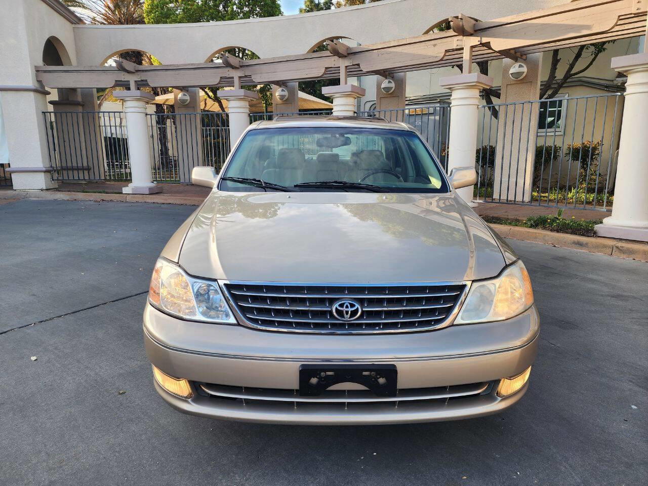 Used 2003 Toyota Avalon XLS FWD image 3