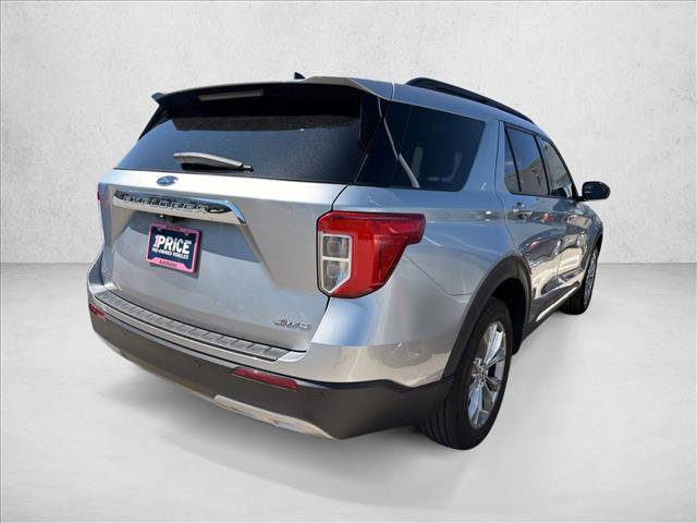 Used 2023 Ford Explorer XLT w/ Equipment Group 202A AWD/4WD image 4