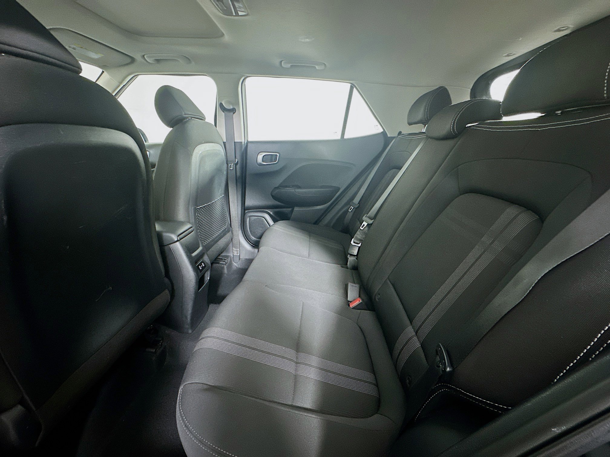 Used 2024 Hyundai Venue SEL image 27