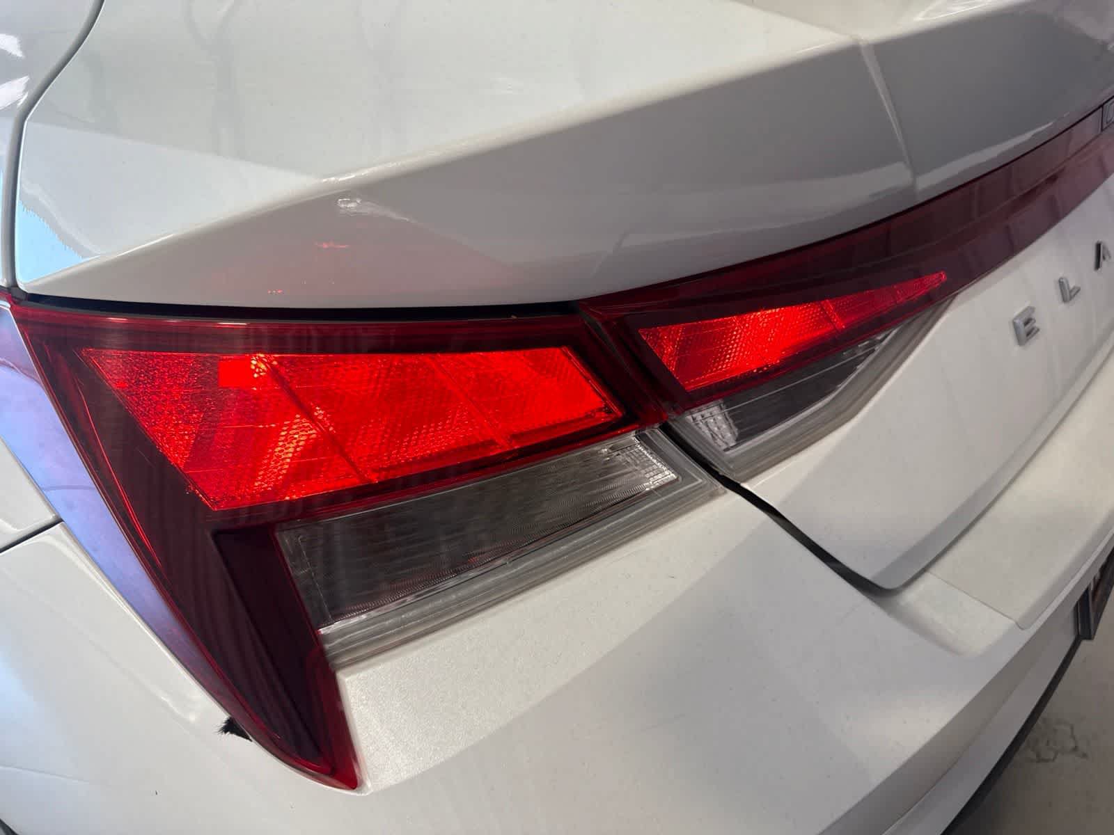 Used 2021 Hyundai Elantra SEL FWD image 12