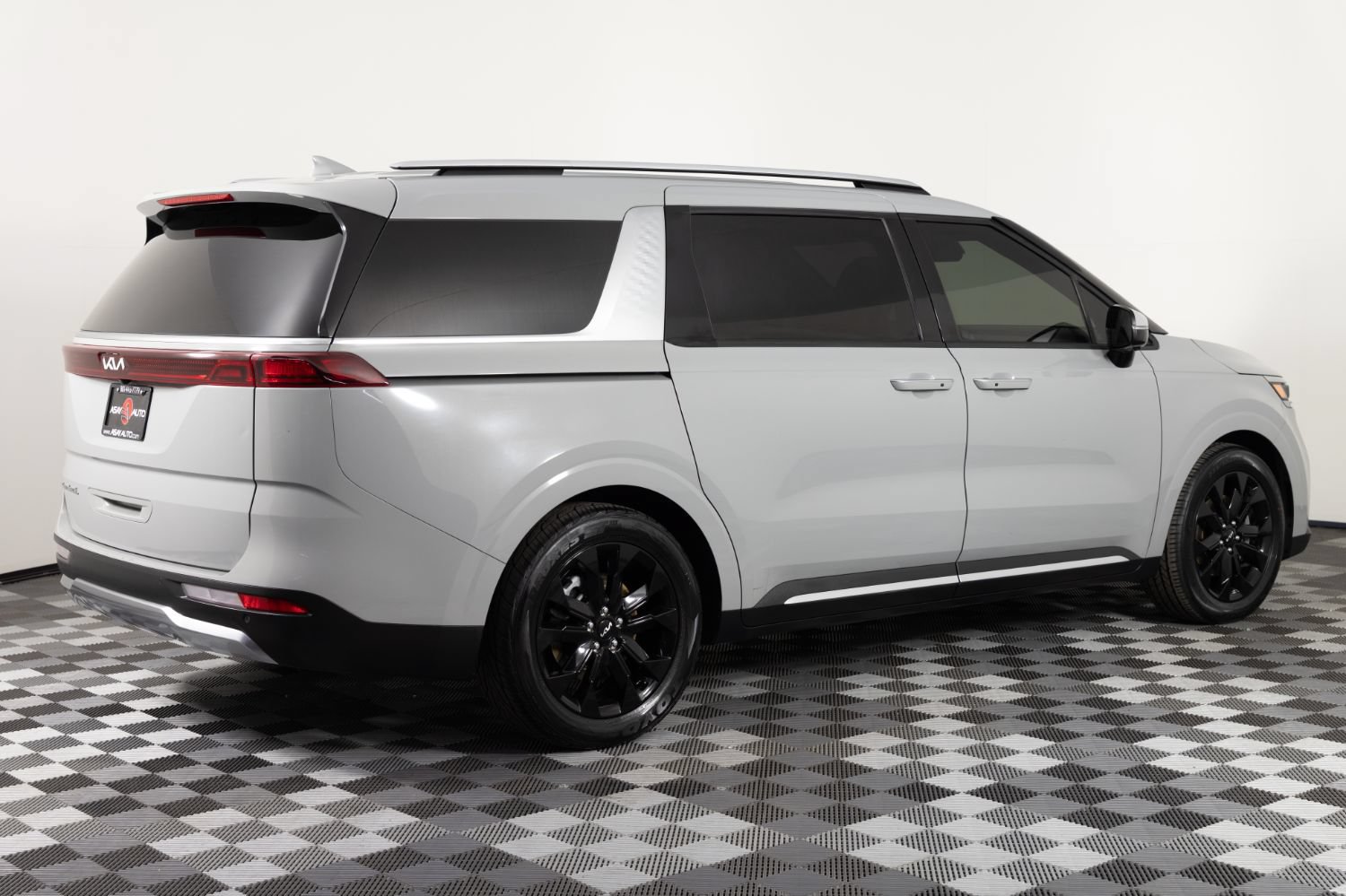 Used 2022 Kia Carnival SX FWD image 8