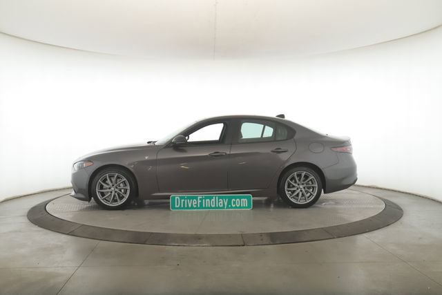 Used 2024 Alfa Romeo Giulia Ti AWD/4WD image 9