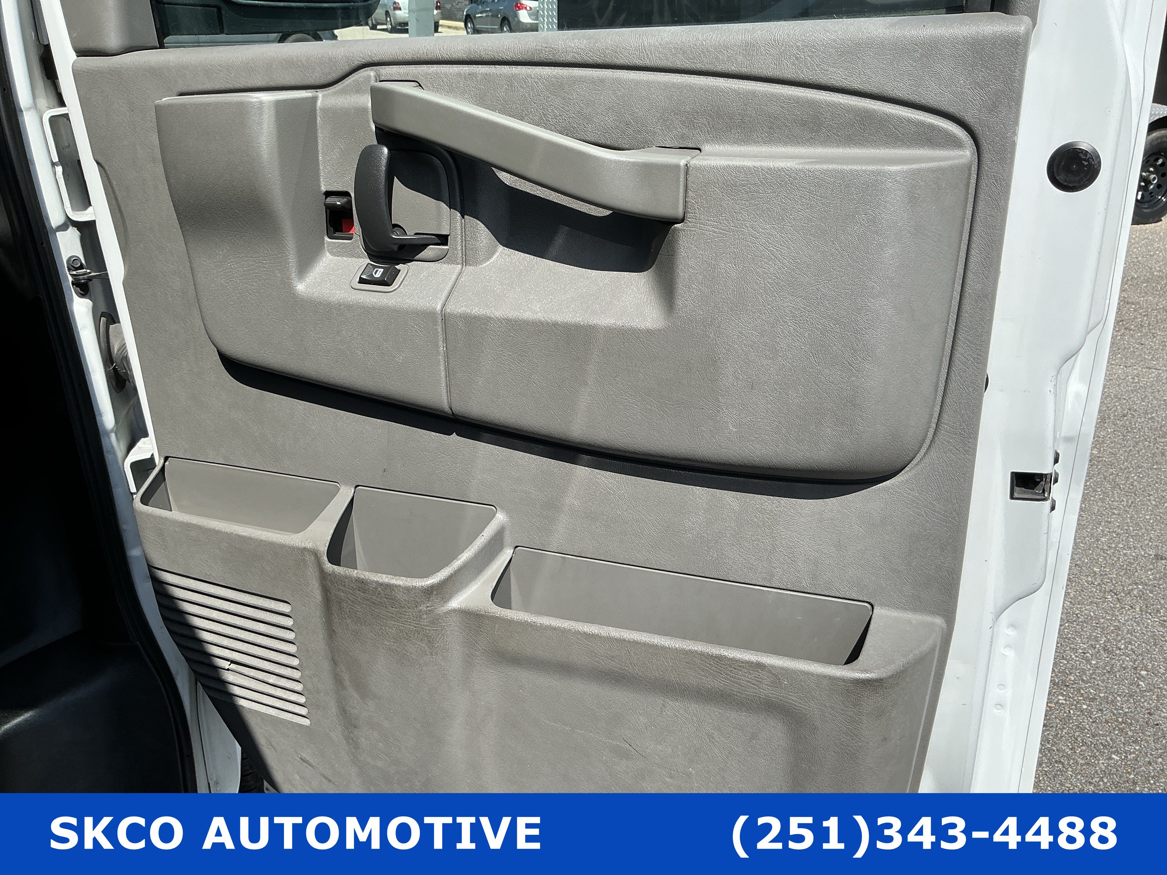 Used 2019 Chevrolet Express 2500 w/ Safety Package RWD image 12