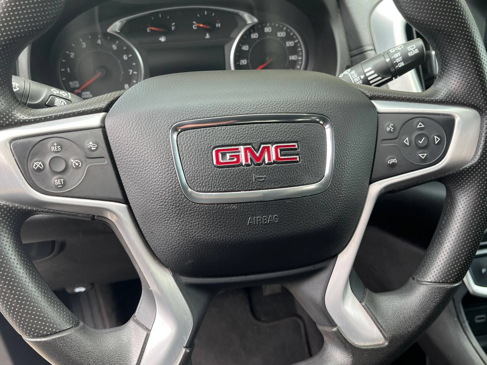 Used 2024 GMC Terrain SLE FWD image 28