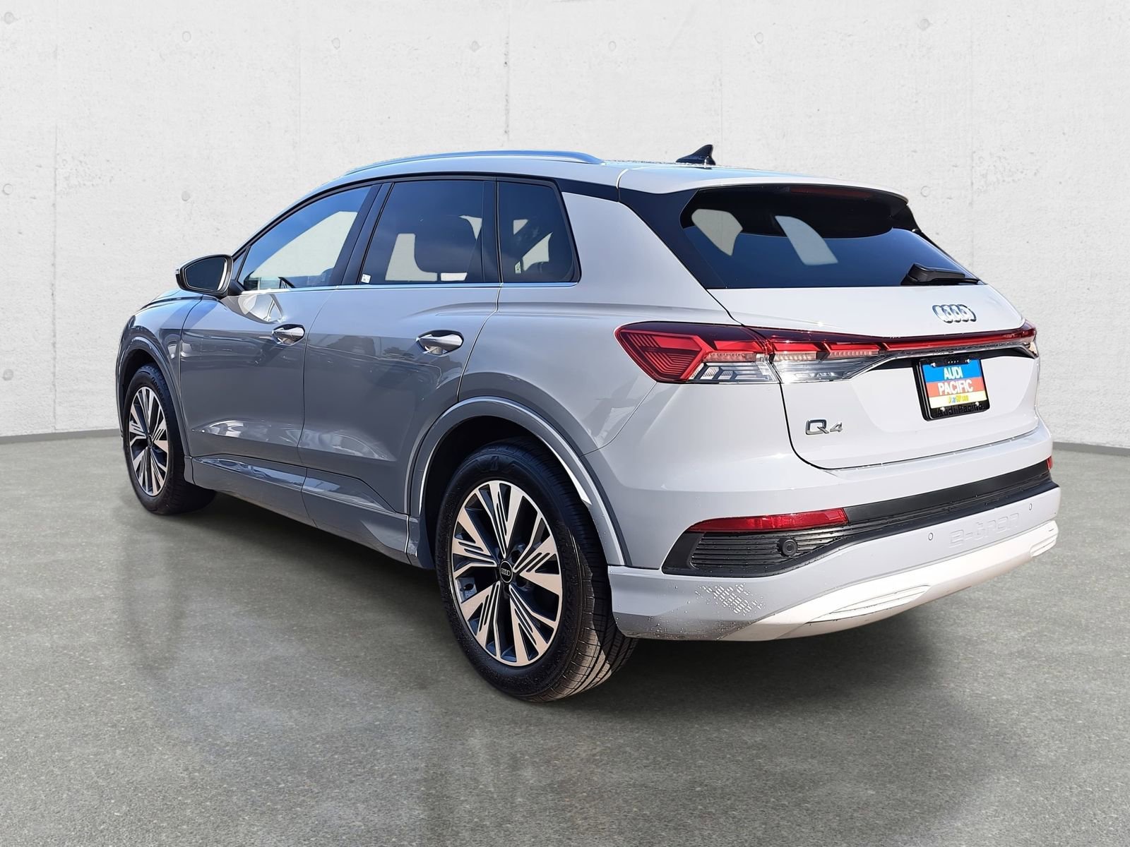 Certified 2024 Audi Q4 e-tron Premium image 7