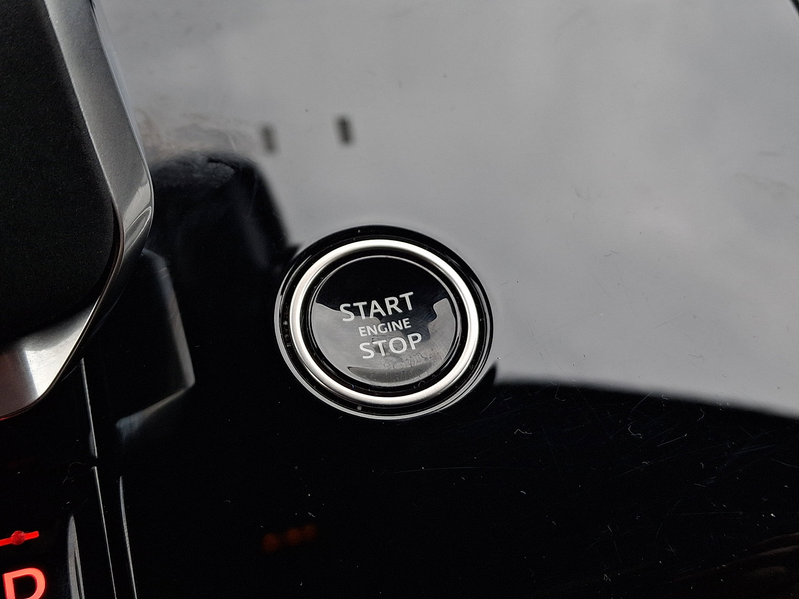 Used 2025 Land Rover Range Rover Sport SE image 24