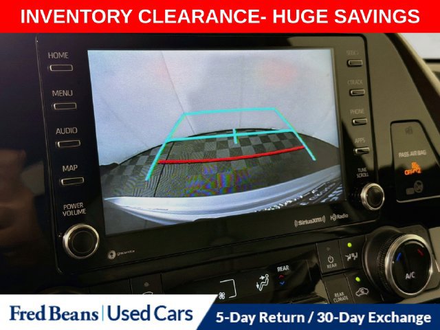 Used 2022 Toyota Highlander XLE AWD/4WD image 19