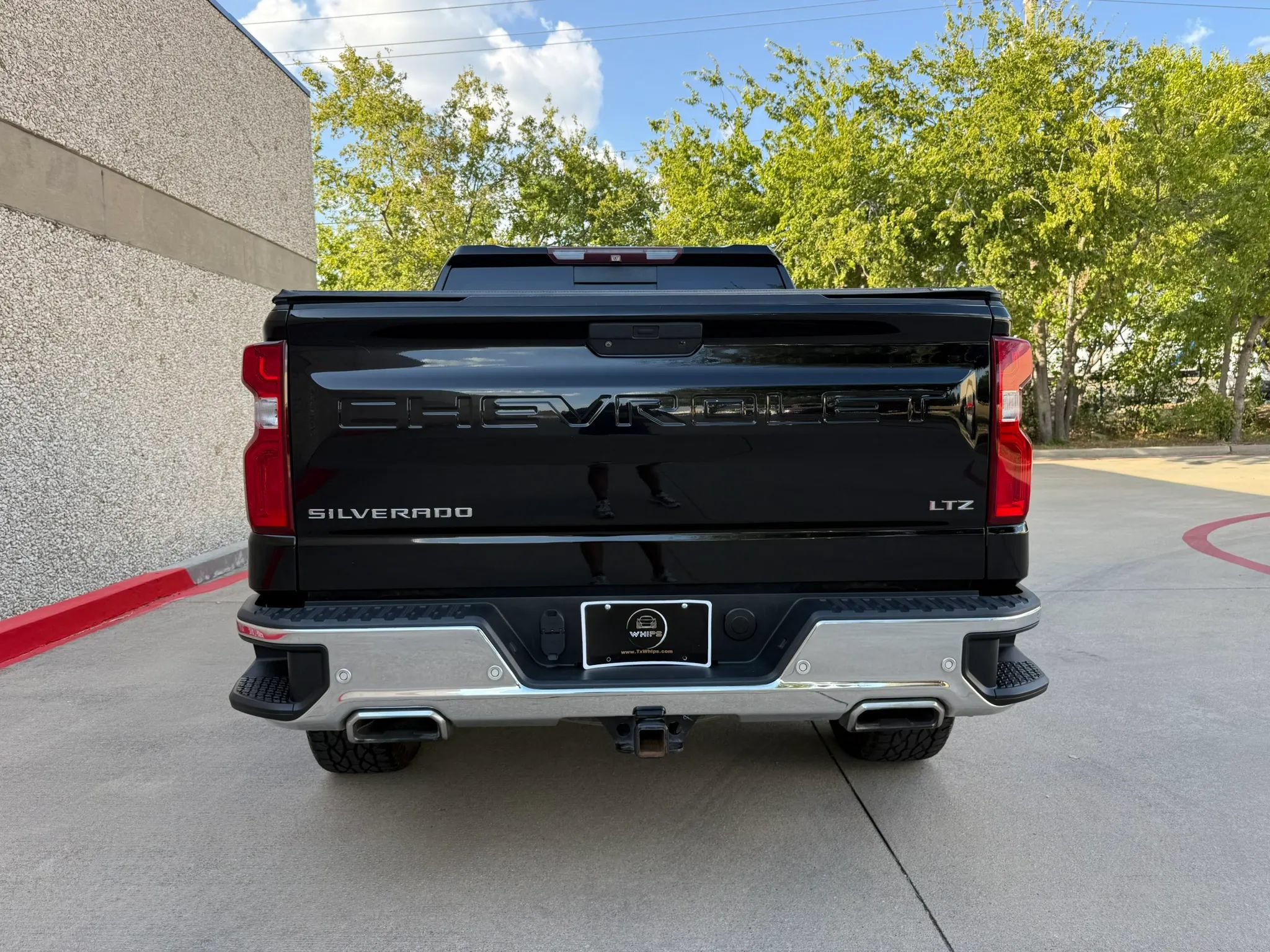 Used 2019 Chevrolet Silverado 1500 LTZ w/ LTZ Texas Edition AWD/4WD image 5
