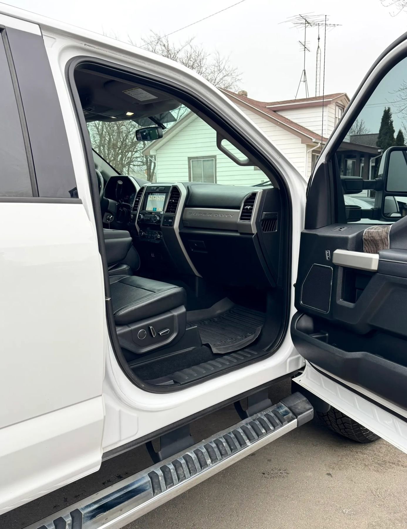 Used 2019 Ford F250 Lariat image 20