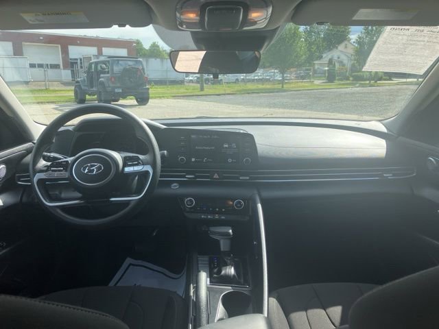 Used 2023 Hyundai Elantra SEL w/ Cargo Package FWD image 16