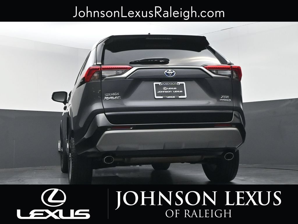 Used 2022 Toyota RAV4 XSE AWD/4WD image 18
