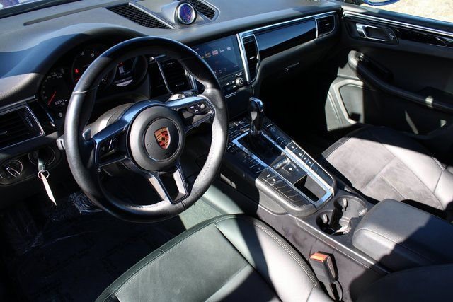 Used 2018 Porsche Macan Sport Edition image 2