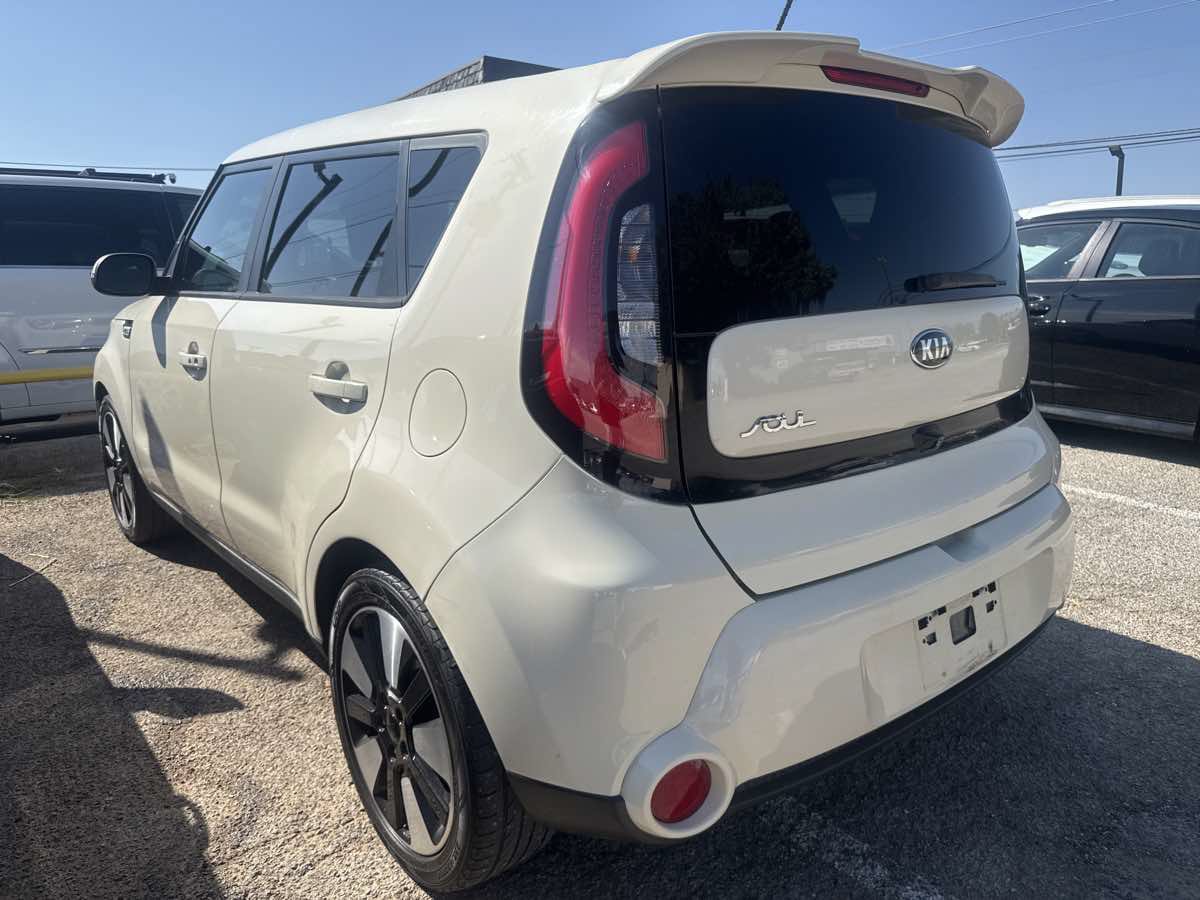 Used 2015 Kia Soul ! w/ Sun & Sound Package FWD image 4