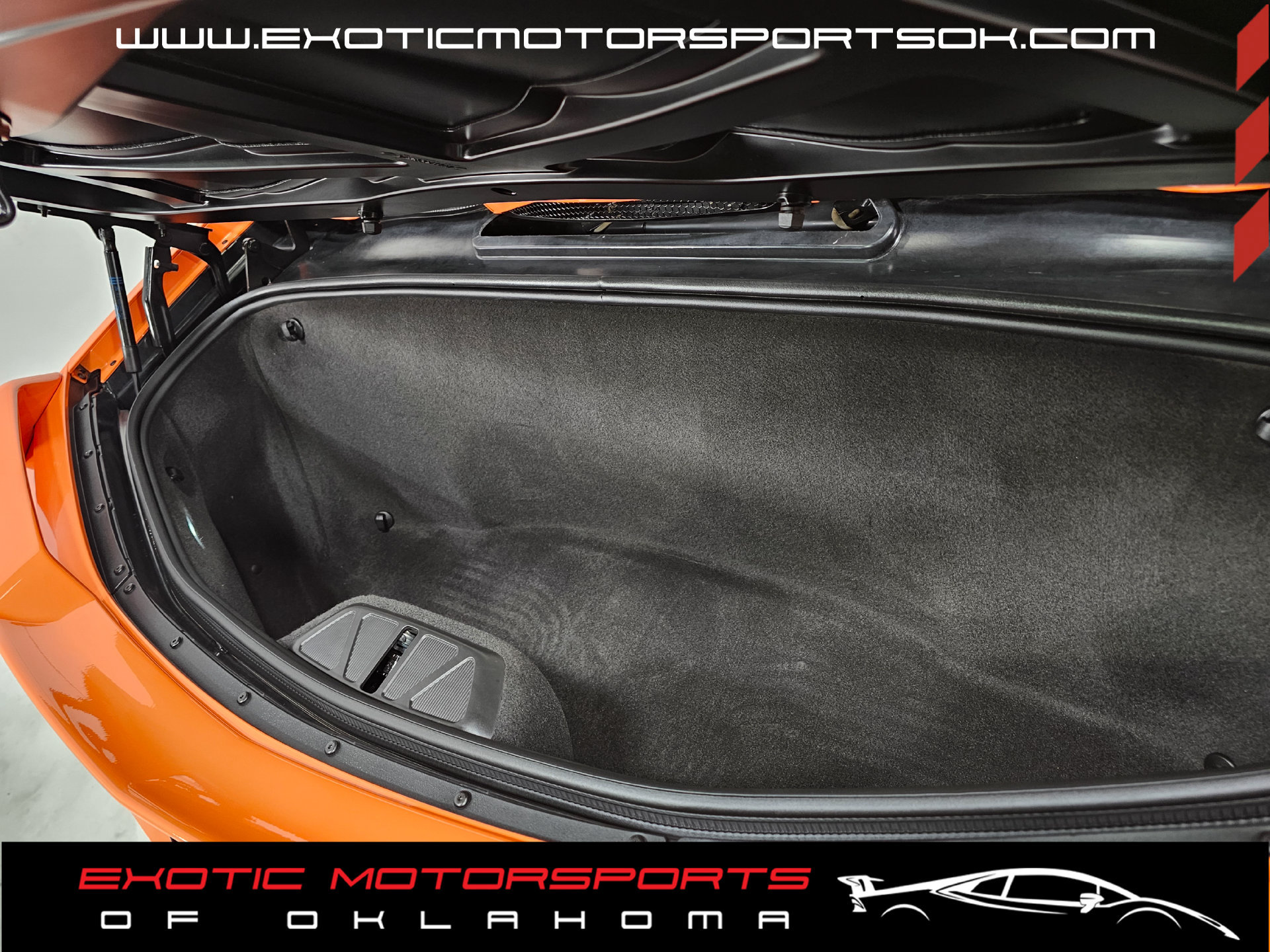 Used 2024 Chevrolet Corvette Stingray Premium Conv w/ Z51 Performance Package RWD image 14