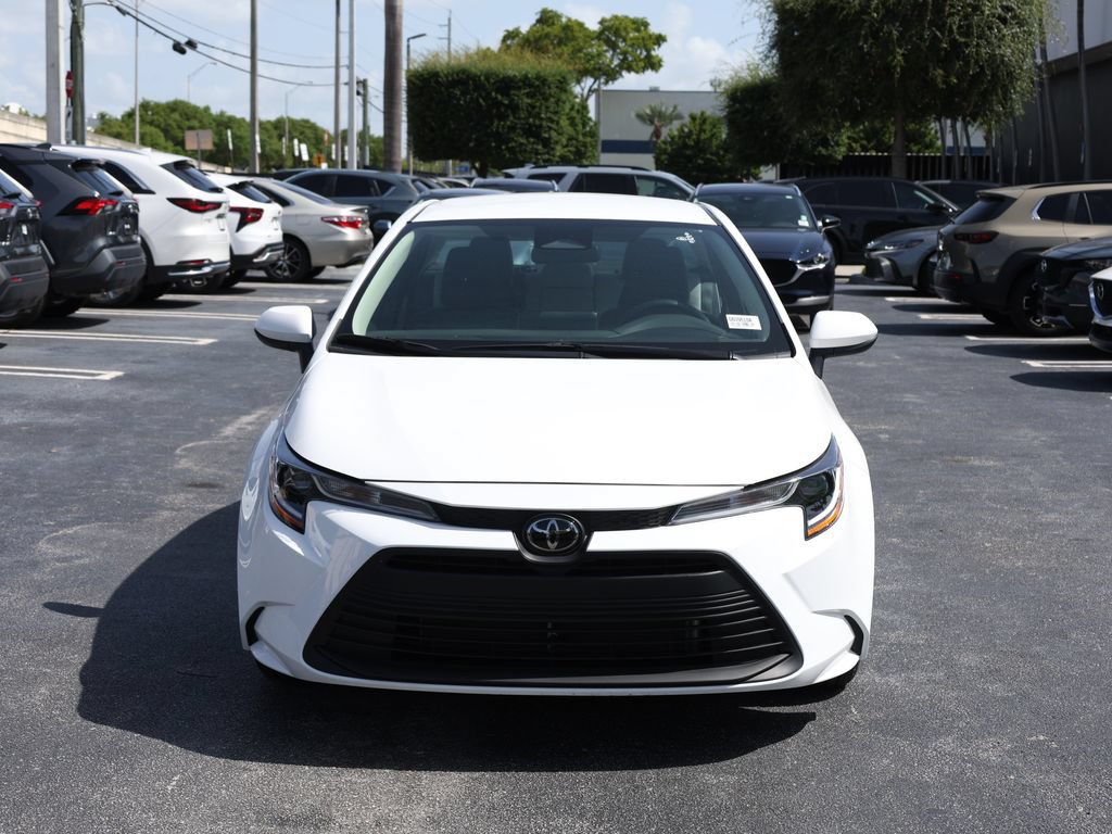 Used 2025 Toyota Corolla LE FWD image 3