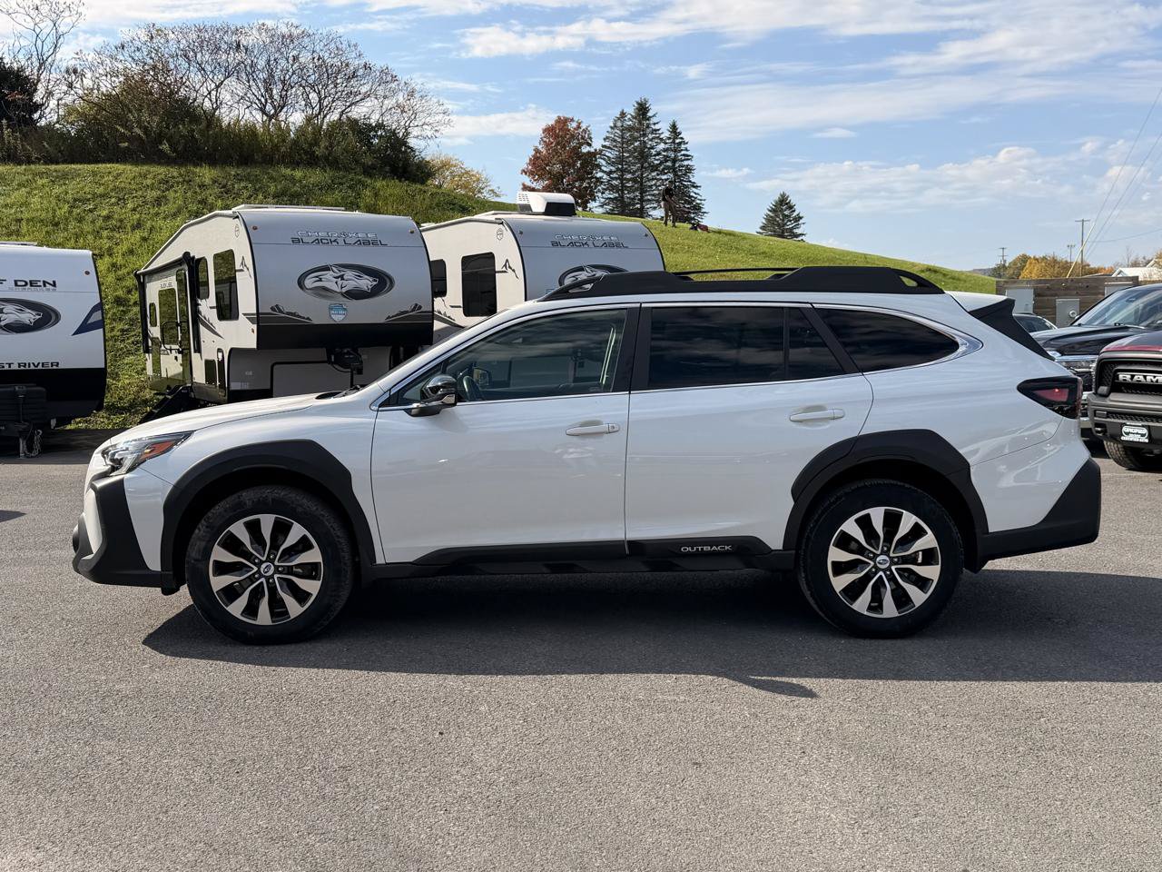 Used 2025 Subaru Outback Limited AWD/4WD image 10