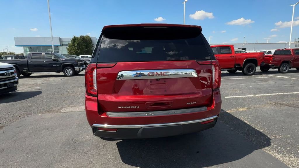 Used 2023 GMC Yukon SLT AWD/4WD image 7