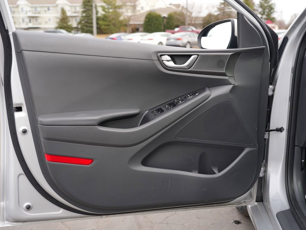 Used 2018 Hyundai Ioniq Blue FWD image 14