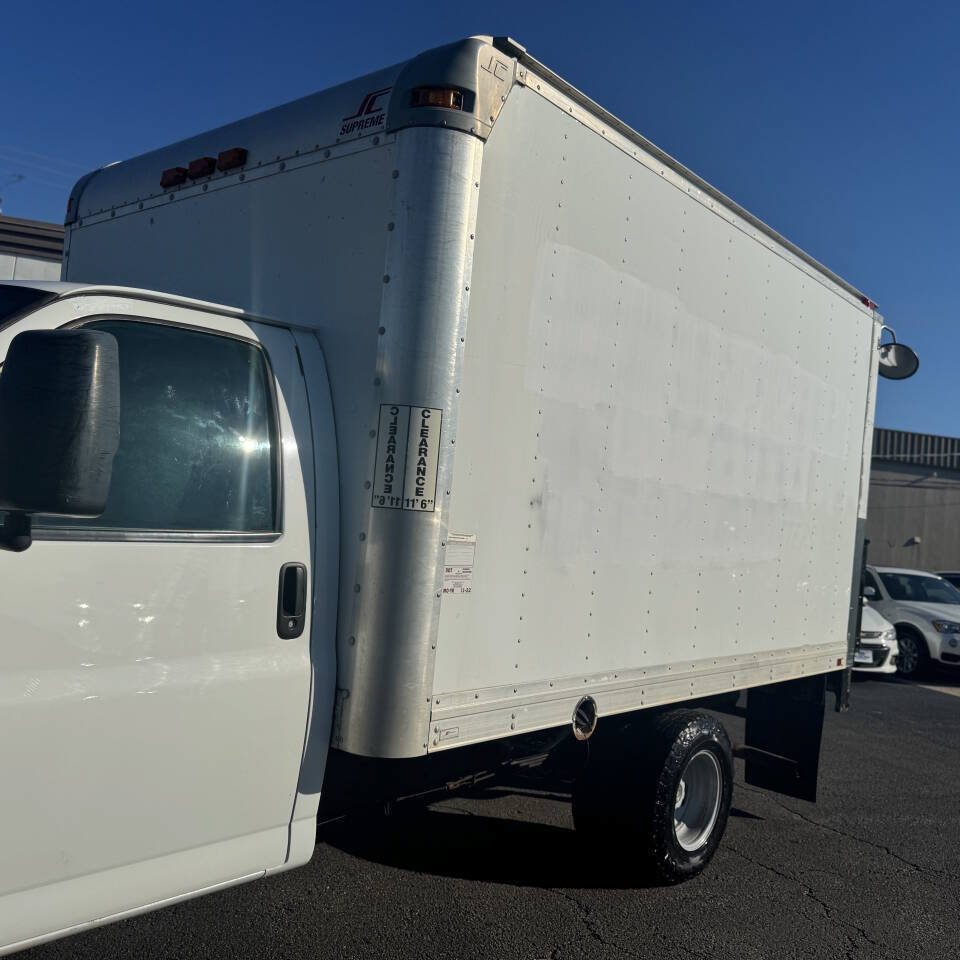 Used 2010 Chevrolet Express 3500 RWD image 8