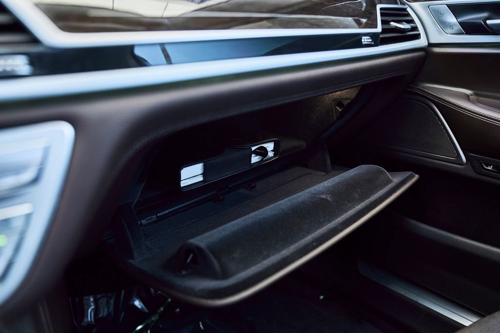 Used 2020 BMW 750i xDrive w/ Executive Package AWD/4WD image 41