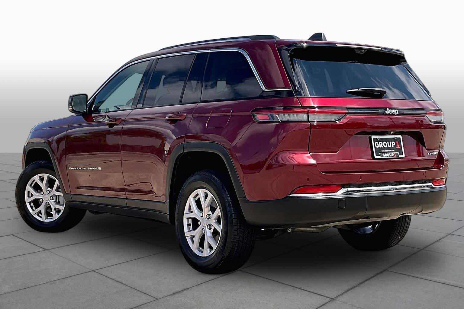 Used 2022 Jeep Grand Cherokee Limited w/ Luxury Tech Group II RWD image 12