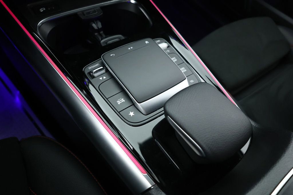 Used 2022 Mercedes-Benz GLA 250 4MATIC image 13