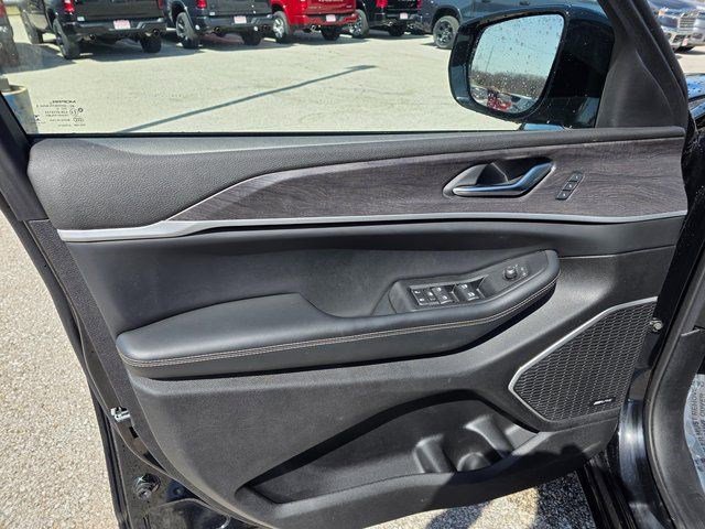 Certified 2023 Jeep Grand Cherokee Limited w/ Black Appearance Package AWD/4WD image 22