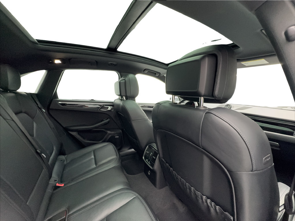 Used 2024 Porsche Macan w/ Premium Plus Package AWD/4WD image 29