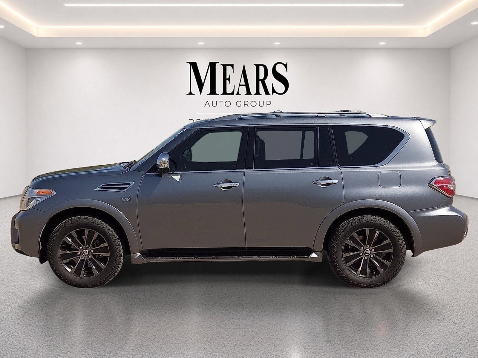 Used 2018 Nissan Armada Platinum w/ Captain Seat Package AWD/4WD image 2