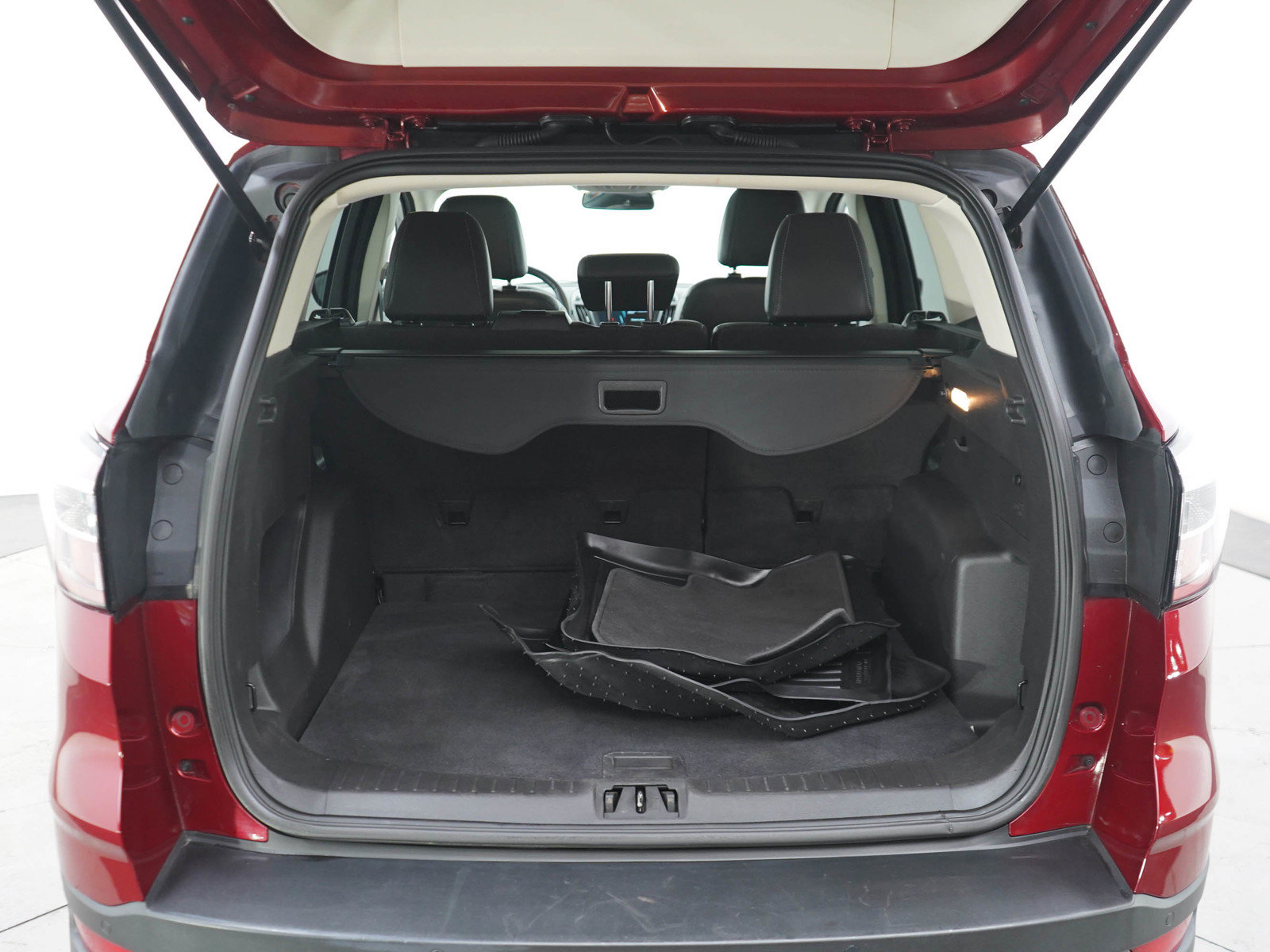 Used 2017 Ford Escape SE w/ SE Leather Comfort Package AWD/4WD image 16