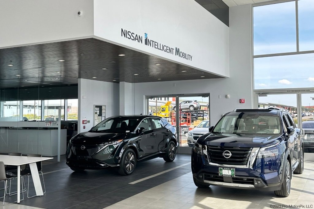 Used 2023 Nissan Pathfinder Platinum image 61