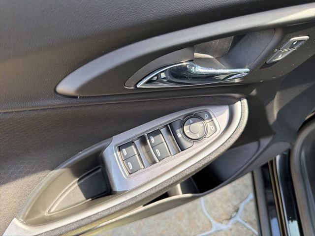 Used 2023 Chevrolet Malibu LT w/ Driver Confidence Package image 11