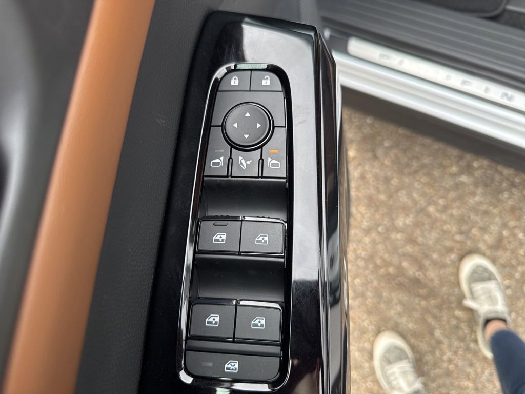 New 2026 Nissan Pathfinder Platinum image 16