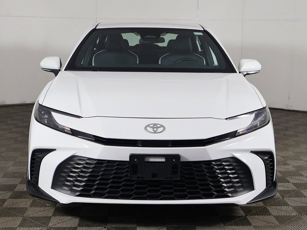 Used 2025 Toyota Camry SE FWD image 9