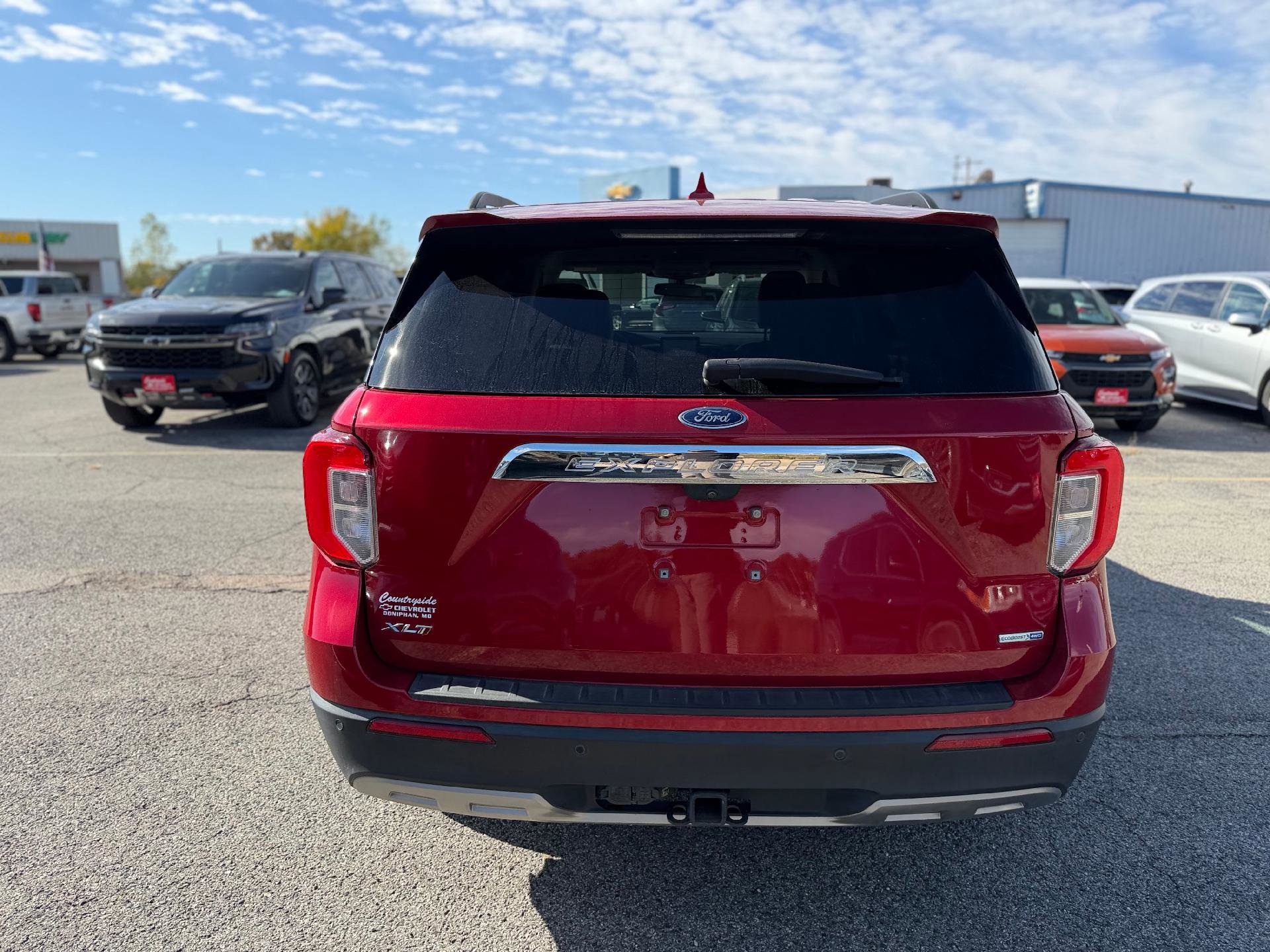 Used 2020 Ford Explorer XLT w/ Equipment Group 202A image 4