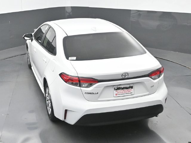 Used 2025 Toyota Corolla LE FWD image 30