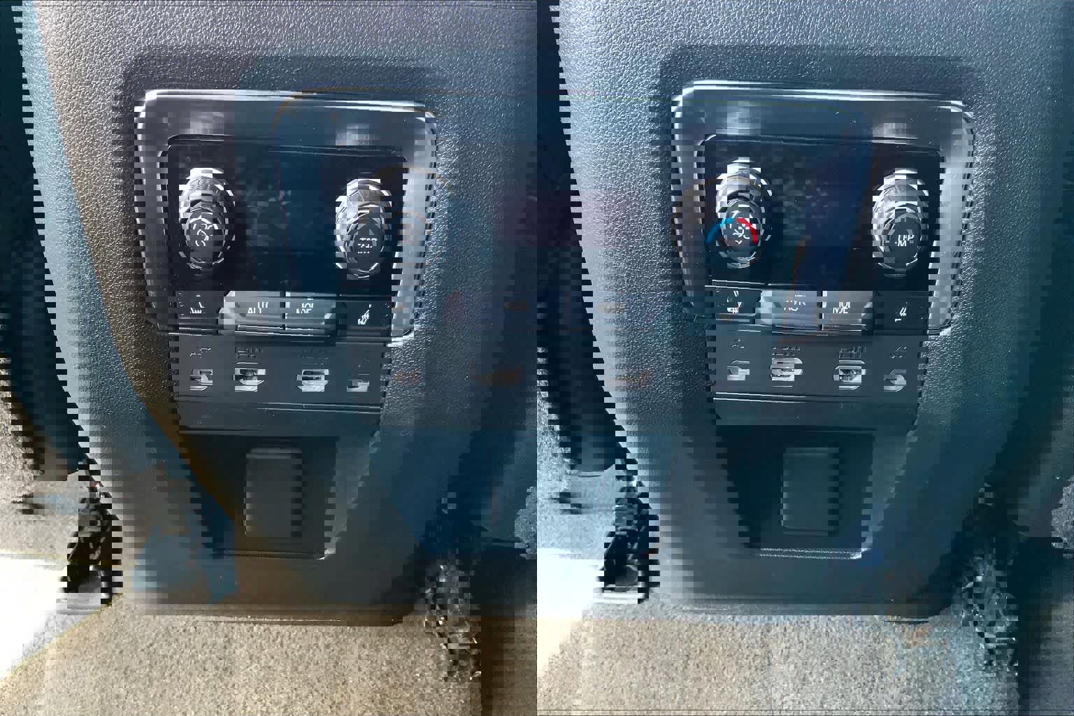 Used 2021 Chevrolet Suburban LT w/ LT Signature Package image 35