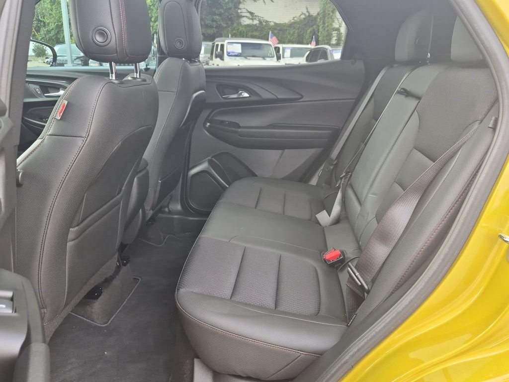 Used 2023 Chevrolet TrailBlazer RS w/ Sun and Liftgate Package FWD image 22