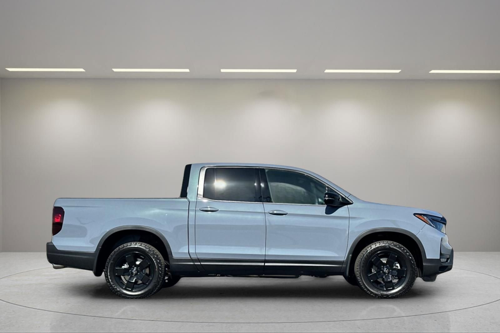 New 2026 Honda Ridgeline Black Edition image 2