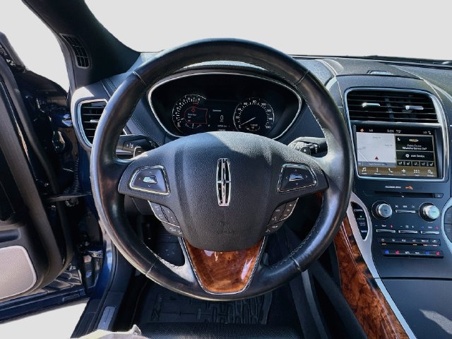 Used 2017 Lincoln MKX Reserve w/ Luxury Package AWD/4WD image 11