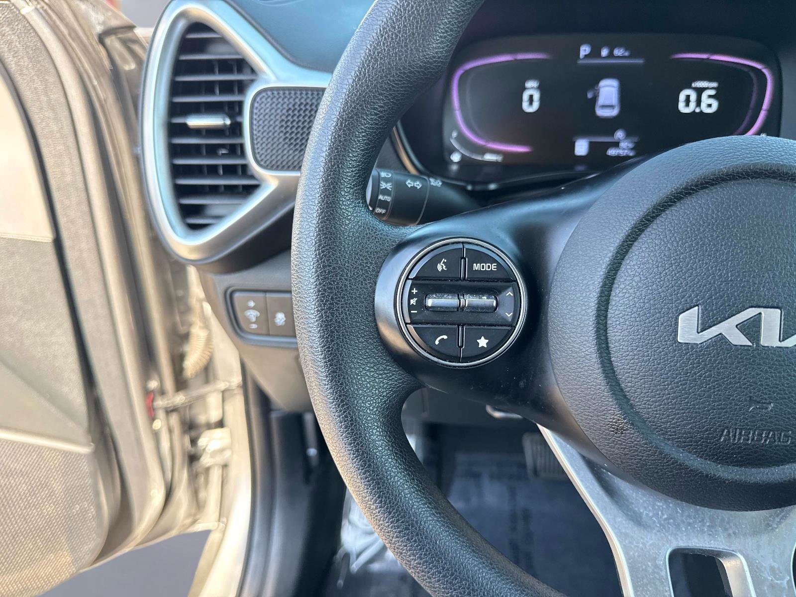 Used 2024 Kia Soul LX w/ Option Group 015 image 30