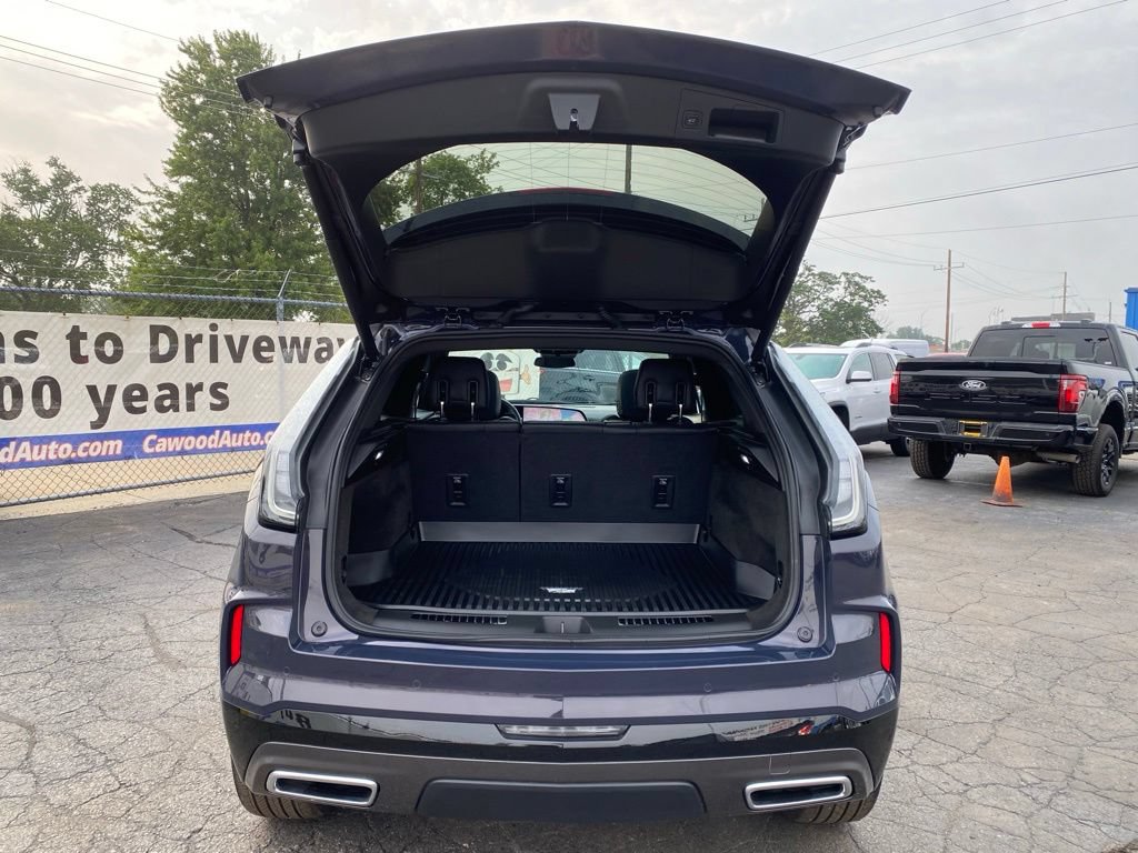 Used 2025 Cadillac XT4 Sport w/ LPO, Floor Liner Package AWD/4WD image 4