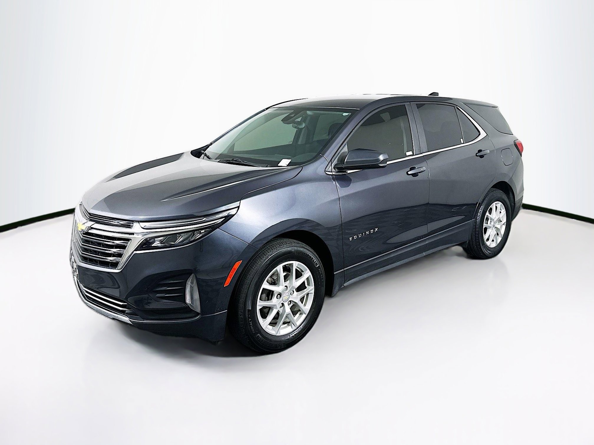 Used 2023 Chevrolet Equinox LT image 3